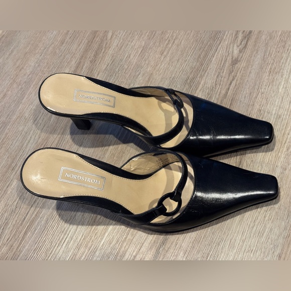 Nordstrom vintage Black slip on kitten heels - Picture 2 of 7
